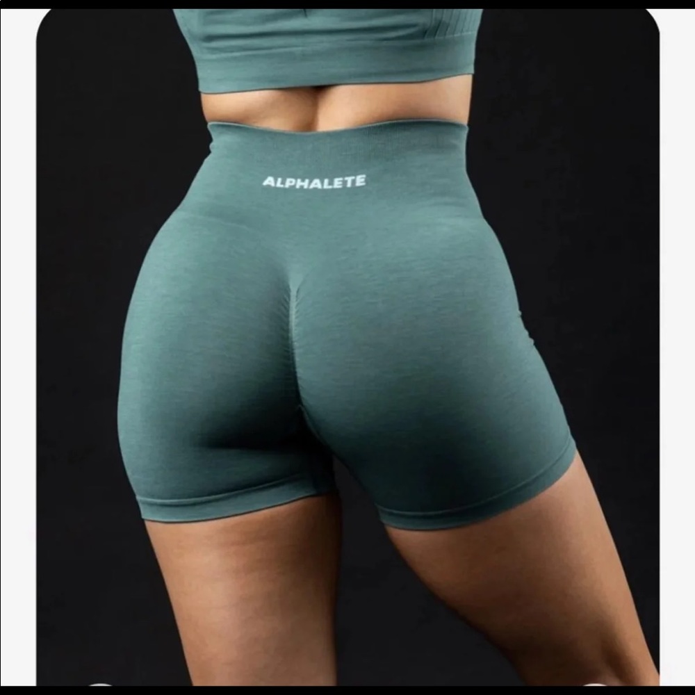 NWOT Alphalete amplify shorts